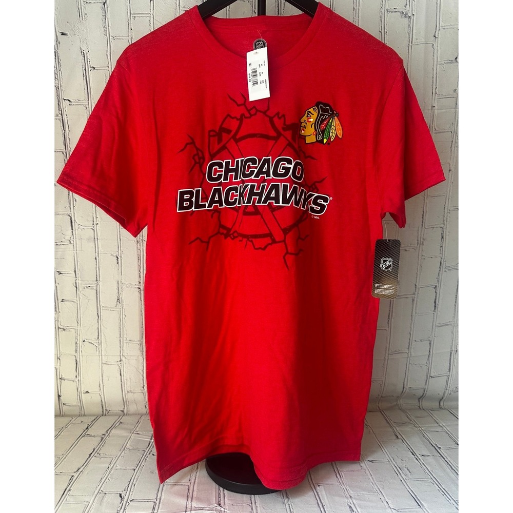 *NEW* Medium Red NHL Chicago Blackhawks T-Shirt